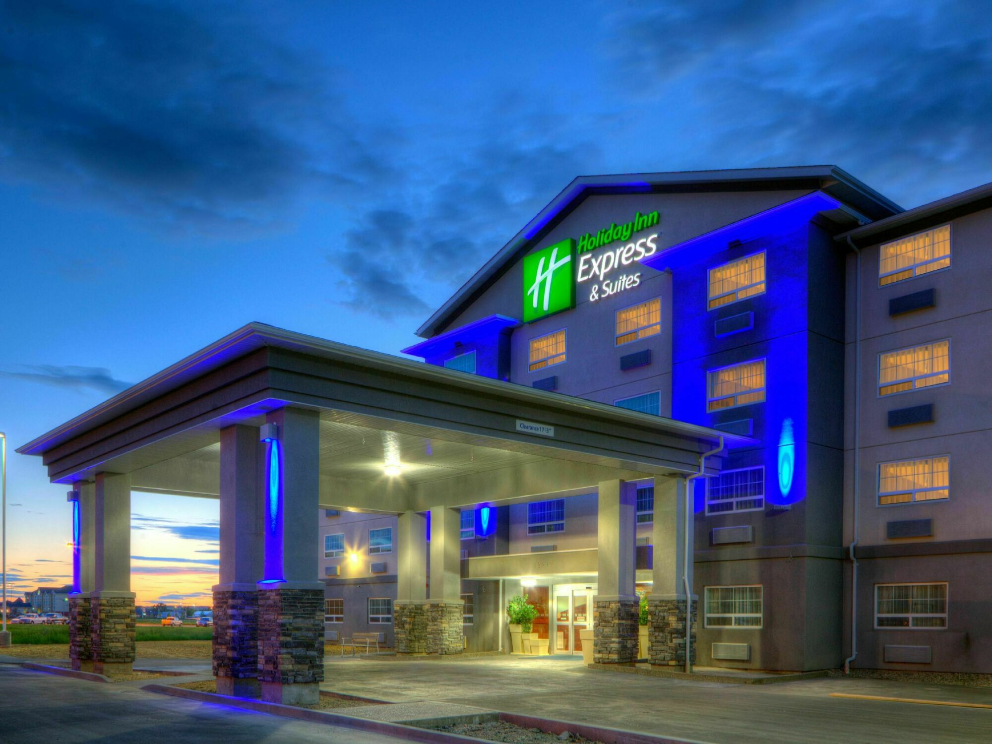 Holiday Inn Express And Suites Dawson Creek, An Ihg Hotel Exterior photo